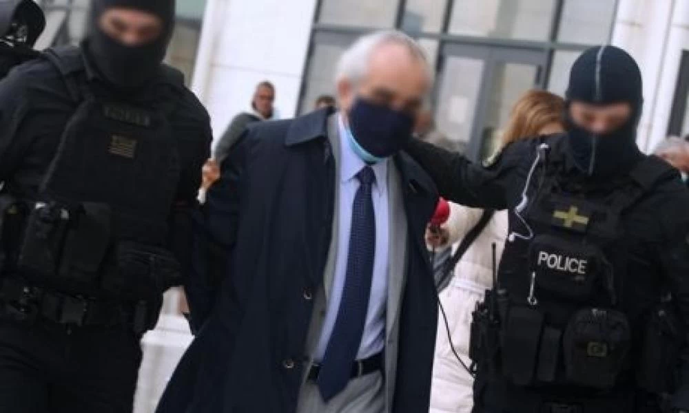 Δίκη ψευτογιατρού: Ξέσπασμα μητέρας θύματος - «Μου έφαγες το κορίτσι,τέρας»